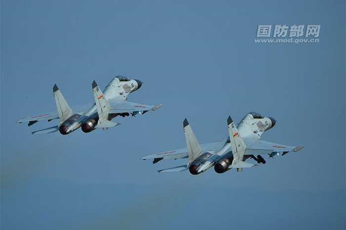 Biên đội J-11 của Trung Quốc luyện tập