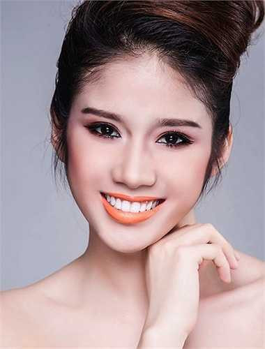 Đồng Thanh Vy sinh năm 1993 tại Tây Ninh nhưng lại ra Hà Nội theo học trường Cao đẳng Kế toán. 