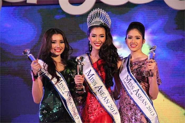 Với nhan sắc ngọt ngào và câu trả lời thông minh, Đồng Thanh Vy đã gây ấn tượng với BGK và giành ngôi vị Á hậu 2.