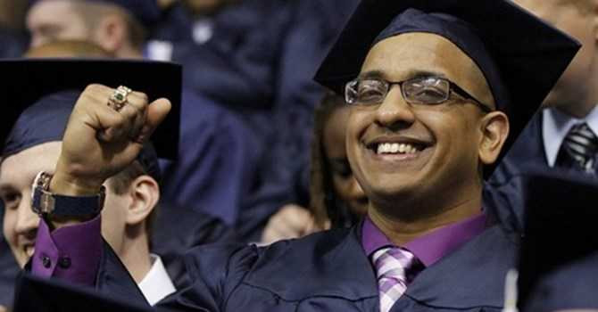 Daniel Ally cho rằng hãy đến trường và học lấy một nghề ổn định. Ảnh: LinkedIn.