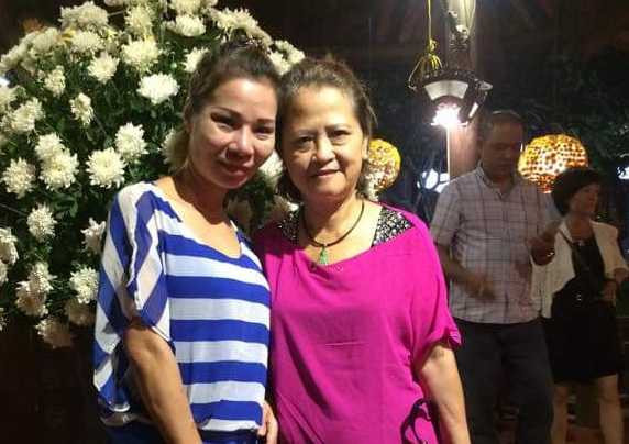 Hai mẹ con chị Trang