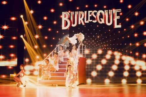 Jennifer Phạm đem đến nhiều cung bậc cảm xúc và những giây phút thăng hoa khác nhau. Jennifer Phạm đem đến nhiều cung bậc cảm xúc và những giây phút thăng hoa khác nhau.