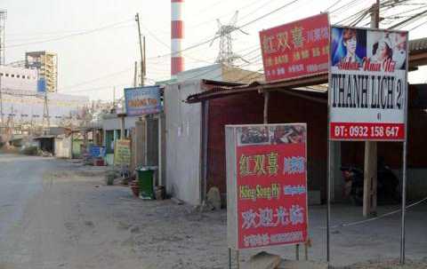 Xuất hiện, phố Trung Quốc, Trà Vinh, bảng hiệu Láng Cháo