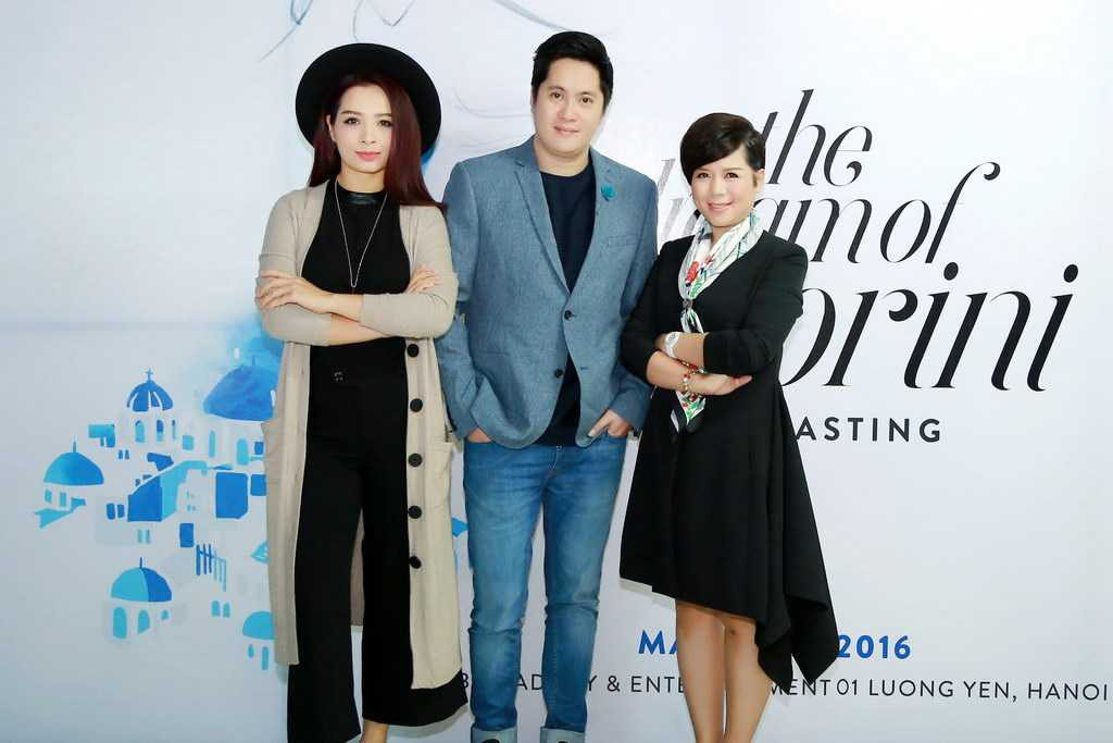 giám khảo trong buổi casting là cựu người mẫu Thuý Hằng (Giám đốc Nghệ thuật của show thời trang), biên tập viên VTV6 - stylist Tôn Hiếu Anh và bà Tô Thị Dung.