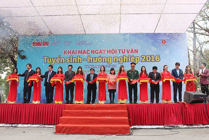 Ngày hội tư vấn-tuyển sinh.