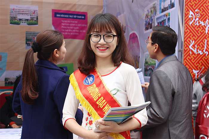 Ngày hội tư vấn-tuyển sinh.