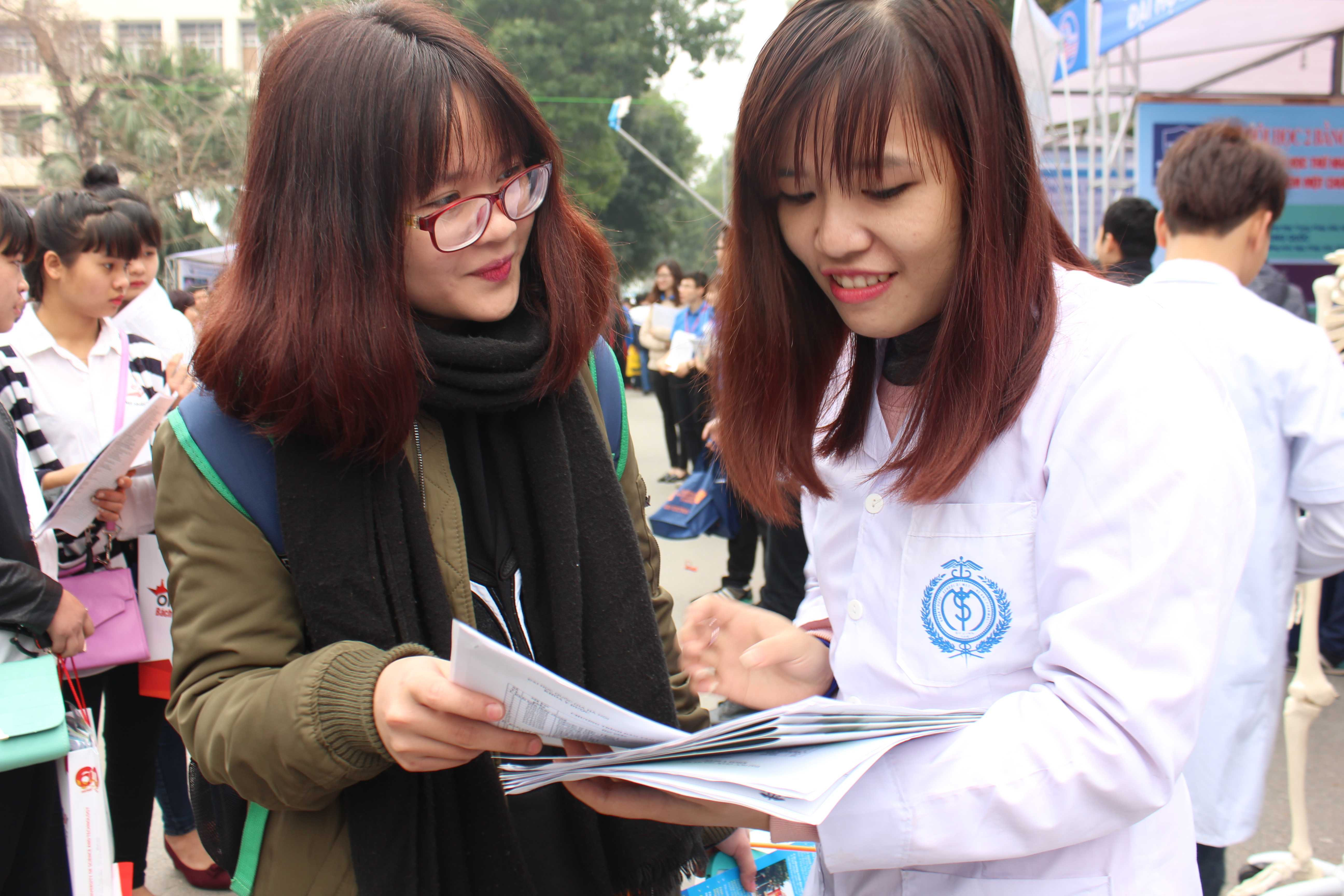 Ngày hội tư vấn-tuyển sinh.