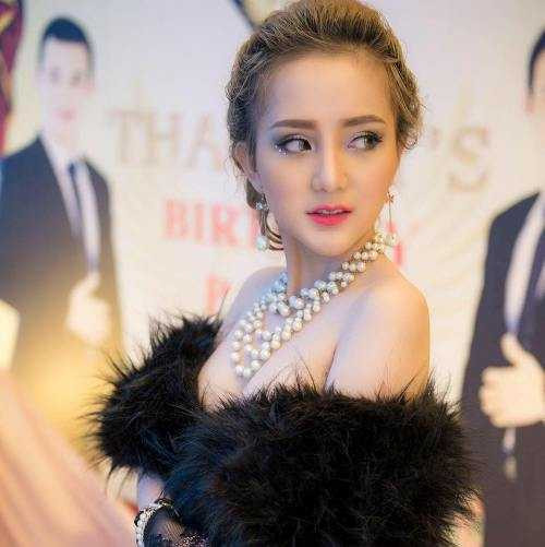 Thân hình bốc lửa của 5 nữ DJ nóng bỏng nhất