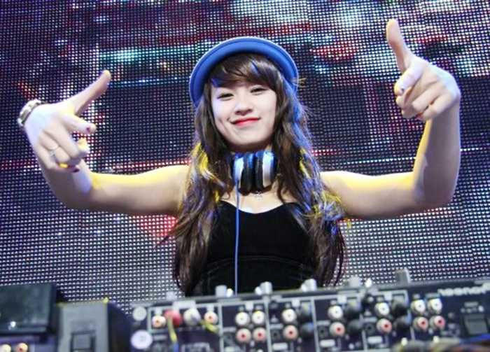 Thân hình bốc lửa của 5 nữ DJ nóng bỏng nhất