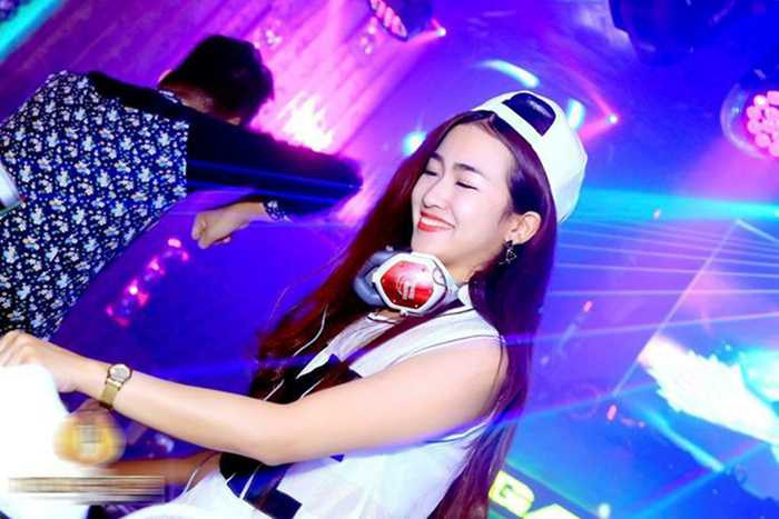 Thân hình bốc lửa của 5 nữ DJ nóng bỏng nhất