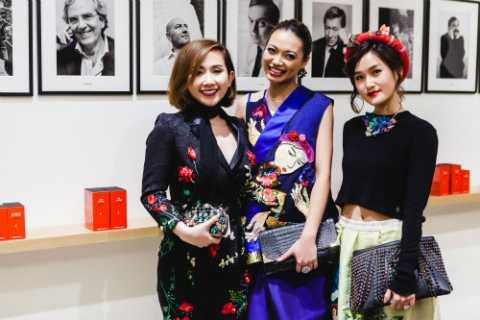 Cảm hứng Việt Nam tại Paris với trang phục Thủy Nguyễn. Cảm hứng Việt Nam tại Paris với trang phục Thủy Nguyễn.