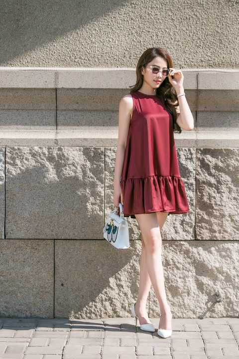 Là chị em thân thiết với nhau trong làng giải trí Việt, ngoài công việc Á hậu Hà Thu và Hoa khôi Nam Em còn thường xuyên gặp gỡ để chia sẻ những câu chuyện tình cảm riêng tư hay trò chuyện về thời trang, cách làm đẹp.