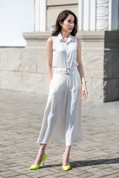 Cùng xem thêm một số hình ảnh của Á hậu Hà Thu và Hoa khôi Nam Em: