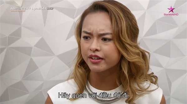 Tập đầu tiên của show truyền hình thực tế về tìm kiếm người mẫu này ngay khi lên sóng đã gây chú ý, khi đại diện Việt Nam bị các cô gái khác trong nhà chung chê bai 'ăn nhiều hơn nói' và ích kỷ. Mặc dù vậy, Quỳnh Mai không tủi thân hay khóc lóc, thậm chí cô rất thẳng thắn tranh luận với thái độ cứng rắn và độc lập. 