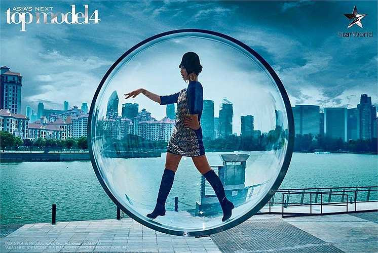 Mặc dù bị bạn bè trong nhà chung không ưa nhưng bức ảnh của Quỳnh Mai trong tập 1 lại là tấm hình đẹp nhất, giúp cô đi tiếp vào vòng trong. Quỳnh Mai có cách tạo dáng thể hiện đúng tinh thần thập niên 60, 70, gợi người ta nhớ tới siêu mẫu Twiggy.