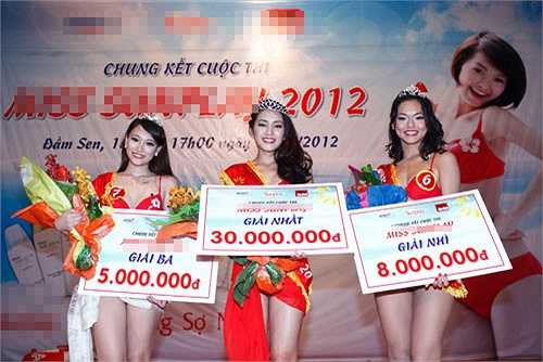 Cũng trong năm 2012, Quỳnh Mai tiếp tục dự một cuộc thi nhan sắc nhằm tìm kiếm gương mặt đại diện cho một nhãn hàng mỹ phẩm. Cô giành được giải nhì cuộc thi, nhận phần thưởng 8 triệu đồng