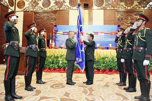 Lễ trao chức Chủ tịch các Hội nghị AMIIM-14, AMOIM-7 và ACDFIM-14 cho Philippines - Ảnh: Hồng Pha