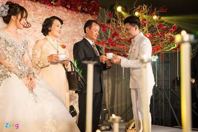 Vợ mới cưới của ca sĩ Nam Cường xinh đẹp 'ăn đứt' cả hot girl