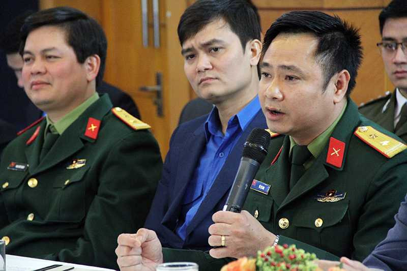 Nghệ sĩ nhân dân Tự Long chia sẻ những lợi ích thi tham gia vào các hoạt động đoàn (Ảnh: Phạm Thịnh)