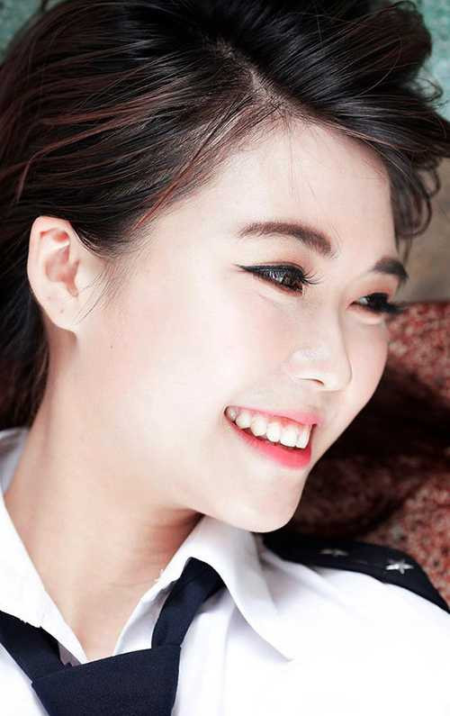 3 nữ sinh Học viện Hàng không xinh như hot girl