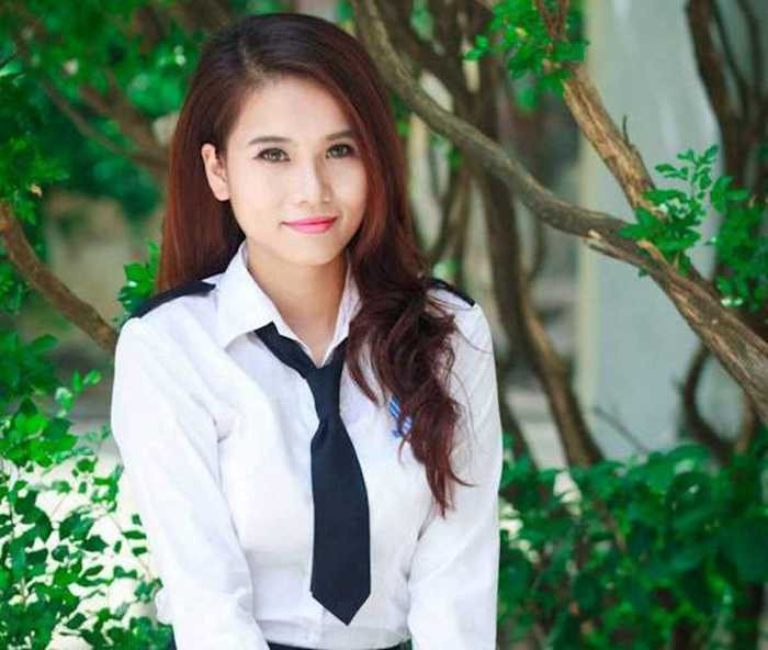 3 nữ sinh Học viện Hàng không xinh như hot girl