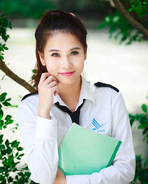 3 nữ sinh Học viện Hàng không xinh như hot girl