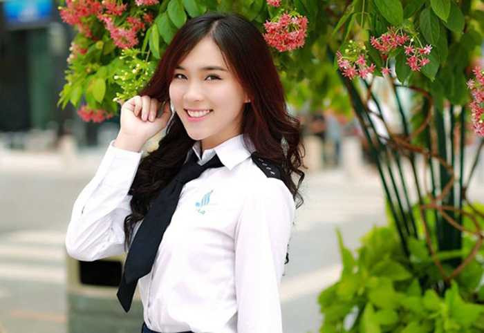 3 nữ sinh Học viện Hàng không xinh như hot girl