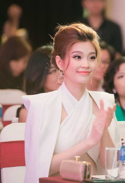 Á hậu Diễm Trang.