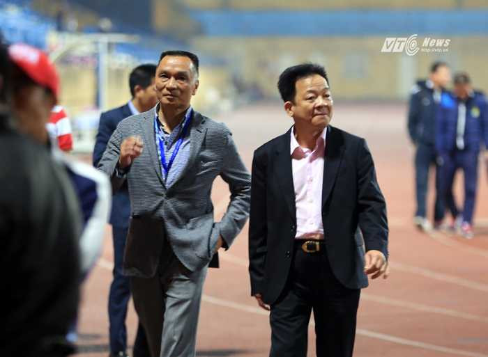 Bầu Hiển, bầu Đông