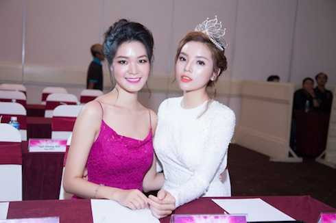 Hoa hậu Kỳ Duyên đọ sắc với Hoa hậu Thuỳ Dung.