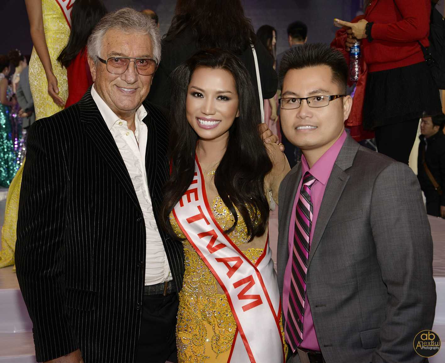 Kelly Trang Trần đoạt giải trang phục dân tộc đẹp nhất tại Quý bà thế giới 2016