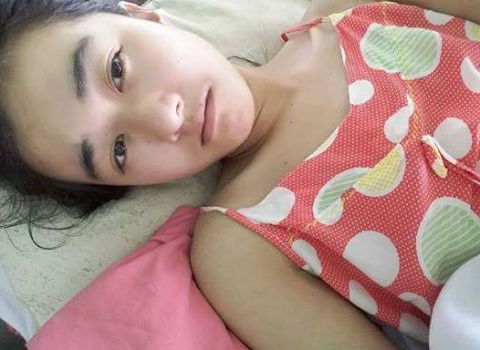 Hình ảnh đau lòng của Hà Vi khi bị cắt 1/3 chân phải. Hình ảnh đau lòng của Hà Vi khi bị cắt 1/3 chân phải.