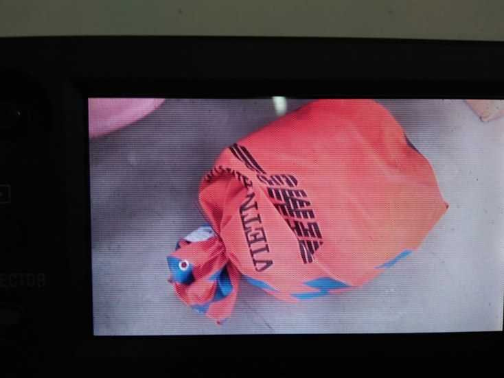 Kiện hàng có chứa vật lạ do Bưu điện tỉnh Thừa Thiên - Huế ký gửi.