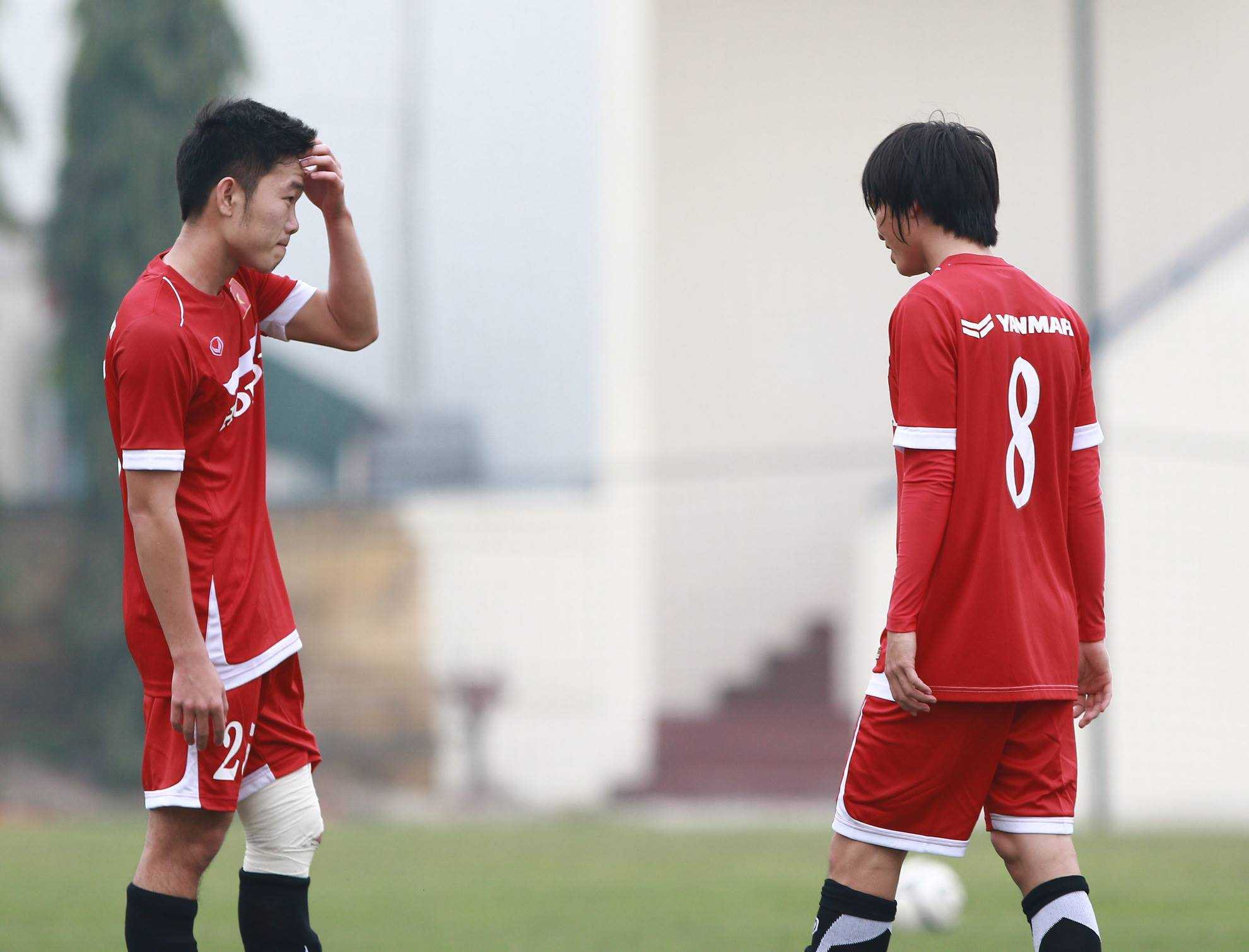 Xuân Trường băng đầu gối, Tuấn Anh vui bên cạ cứng