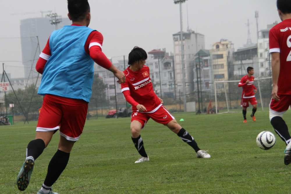 Xuân Trường băng đầu gối, Tuấn Anh vui bên cạ cứng