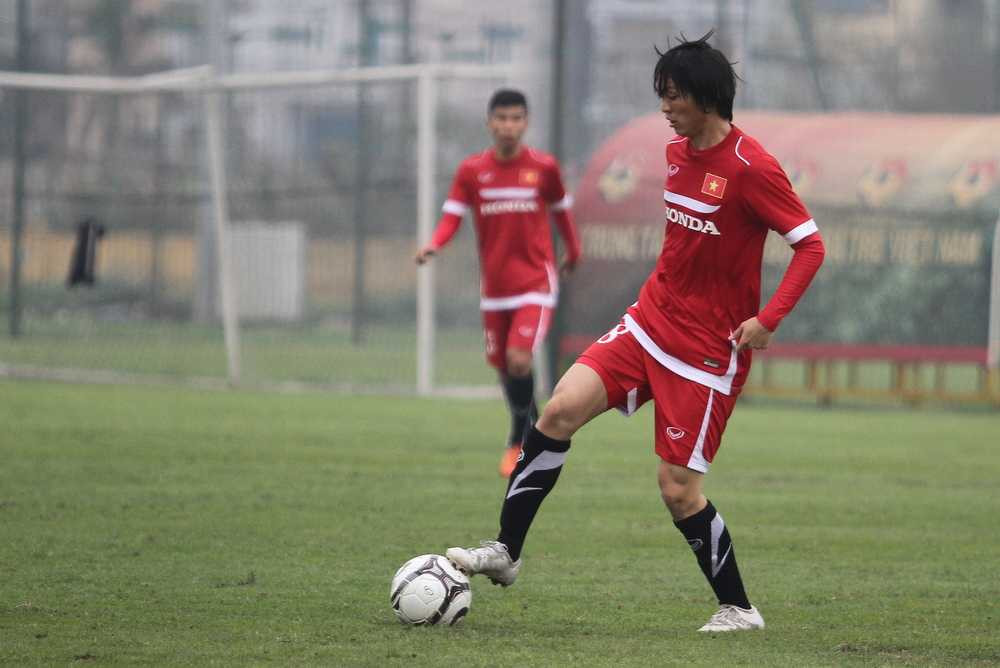 Xuân Trường băng đầu gối, Tuấn Anh vui bên cạ cứng