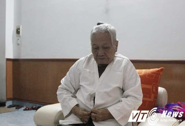 Đi đâu mẹ cũng mặc tấm áo của con trai để tự hào về con Đi đâu mẹ cũng mặc tấm áo của con trai để tự hào về con