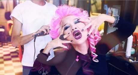 Mai Khôi tung ca khúc 'Tự sướng' với lời lẽ phản cảm, dung tục.