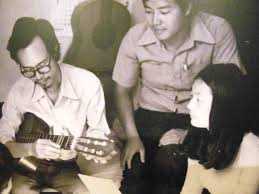 Thanh Tùng thời trẻ, bên nhạc sĩ Trịnh Công Sơn