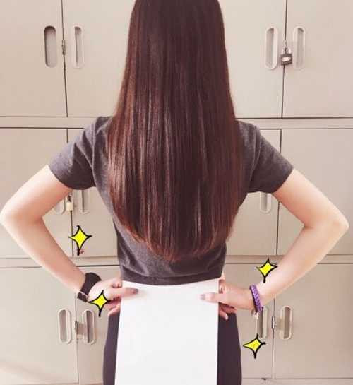 Trào lưu khoe vòng eo mỏng như giấy A4