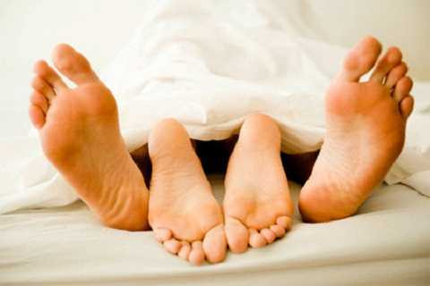 Để kéo dài cuộc yêu, cánh mày râu nên yêu chầm chậm và duy trì tốc độ