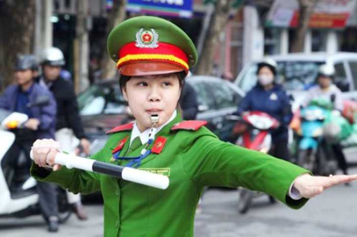 Nữ cảnh sát xinh đẹp, tài năng