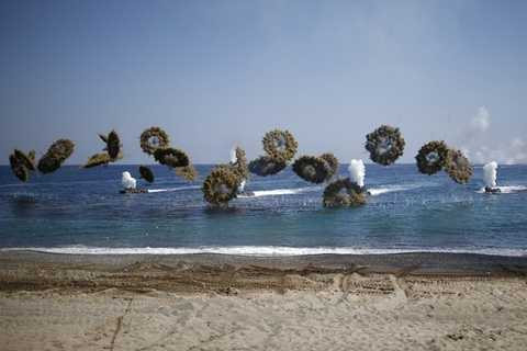 Phía Mỹ và Hàn Quốc đưa ra lý do tập trận vì mục đích quân sự. Tuy nhiên, phía Bình Nhưỡng đã kịch liệt lên án vụ việc này. Cuộc tập trận diễn ra khoảng 1 năm trước khi mà hai quốc gia Triều Tiên đang bên miệng hố chiến tranh Phía Mỹ và Hàn Quốc đưa ra lý do tập trận vì mục đích quân sự. Tuy nhiên, phía Bình Nhưỡng đã kịch liệt lên án vụ việc này. Cuộc tập trận diễn ra khoảng 1 năm trước khi mà hai quốc gia Triều Tiên đang bên miệng hố chiến tranh