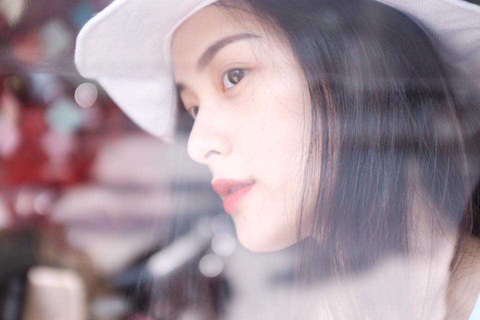 Trong khi đó, Cường đô la lại lần đầu tiên chia sẻ hình ảnh Hạ Vi rõ ràng trên tài khoản cá nhân của anh