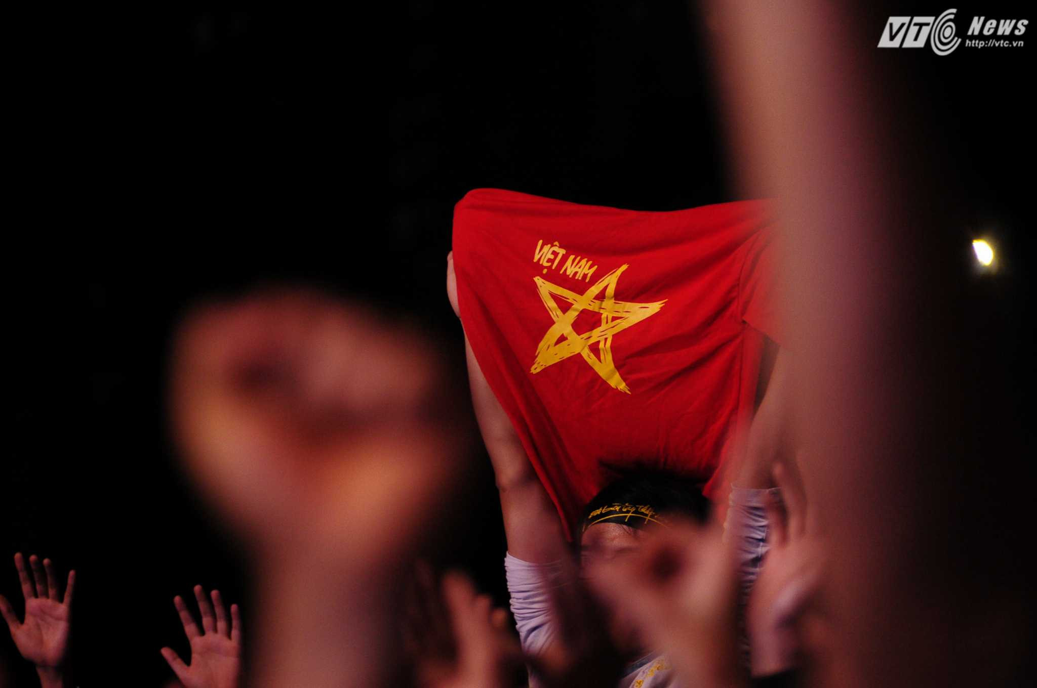 Lòng tự tôn dân tộc cũng xuất hiện trong đó - Ảnh: Tùng Đinh