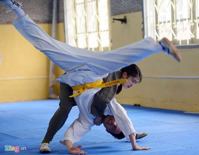 Nữ cảnh sát xinh đẹp, tài năng