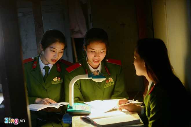 Nữ cảnh sát xinh đẹp, tài năng