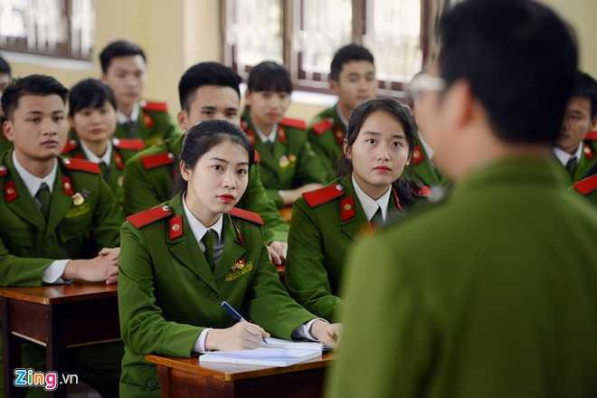 Nữ cảnh sát xinh đẹp, tài năng