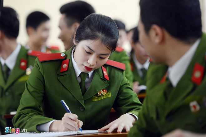 Nữ cảnh sát xinh đẹp, tài năng