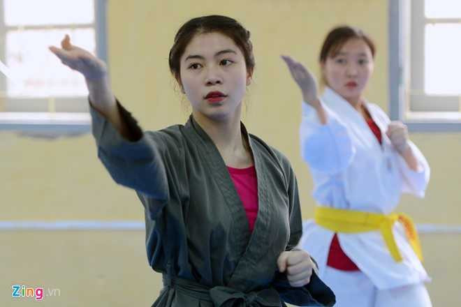 Nữ cảnh sát xinh đẹp, tài năng